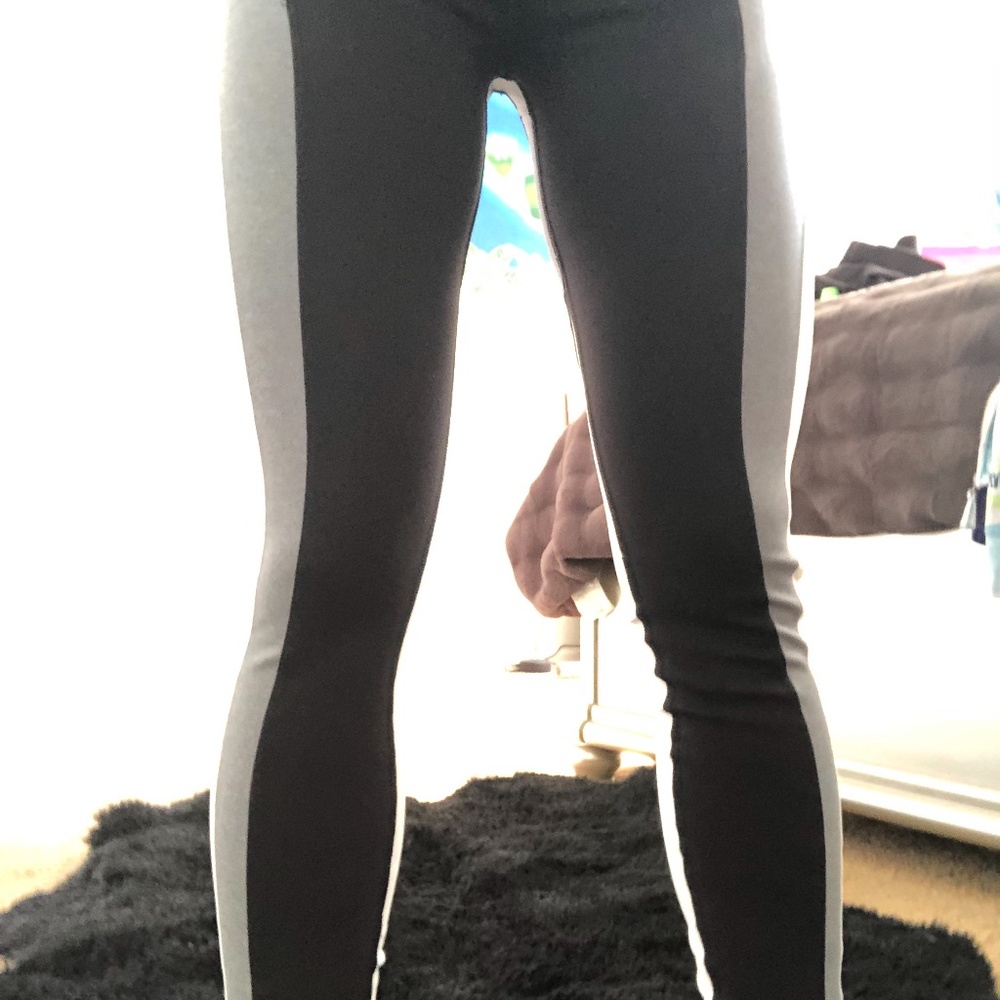 Athleta leggings slimming pattern